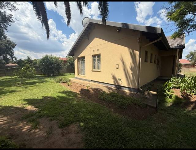 3 BEDROOM HOUSE FOR SALE IN VANDERBIJLPARK SE 1
